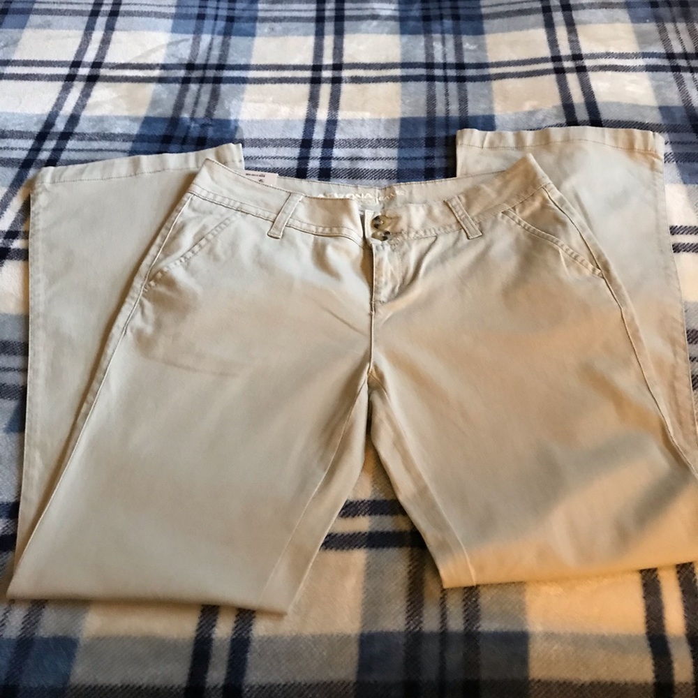 Khaki pants 29 inch inseam size 7 short